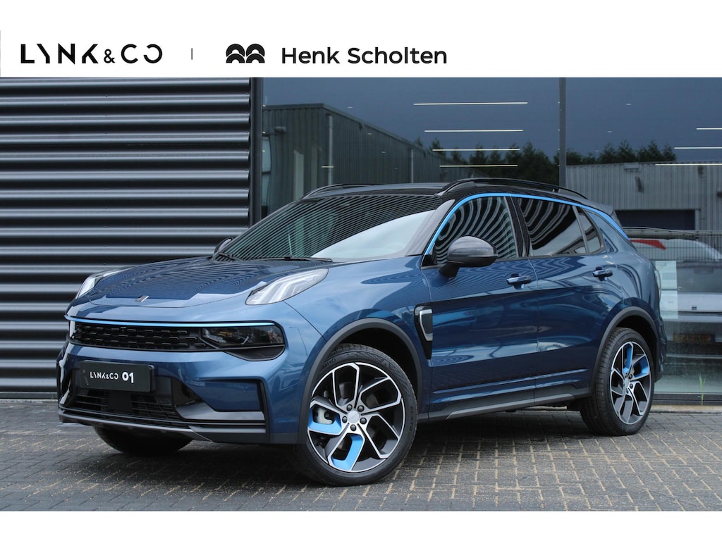Lynk & Co 01 262PK | Panoramadak | 360 Graden camera | Donkere hemelbekleding | Elektrische bestuurdersstoel met geheugen | Stoelverwarming | Actieve bochtverlichting | Adaptieve Cruise Control | Stuurassistent | Lane Assist | Navigatie | Elektrische Achterklep | Keyless Entry | Dodehoekassistent