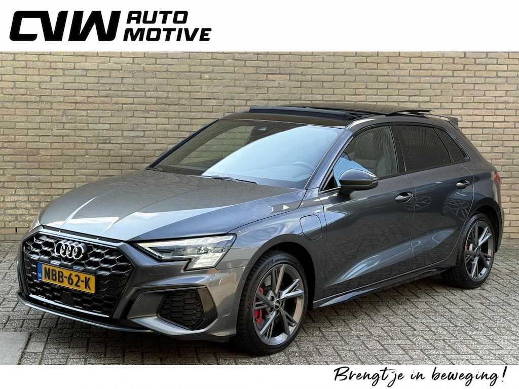 Audi A3 Sportback 45 TFSI e 245pk S edition Competition | Panoramadak | 2x S-line | Carbon | Virtual cockpit | Matrix-LED | Lederen sportstoelen S-line met memory, verwarming & massage | Adaptieve cruise | Camera | Keyless | Full-LED | DAB | Apple CarPlay | Navigatie | Head up | Volledig onderhouden