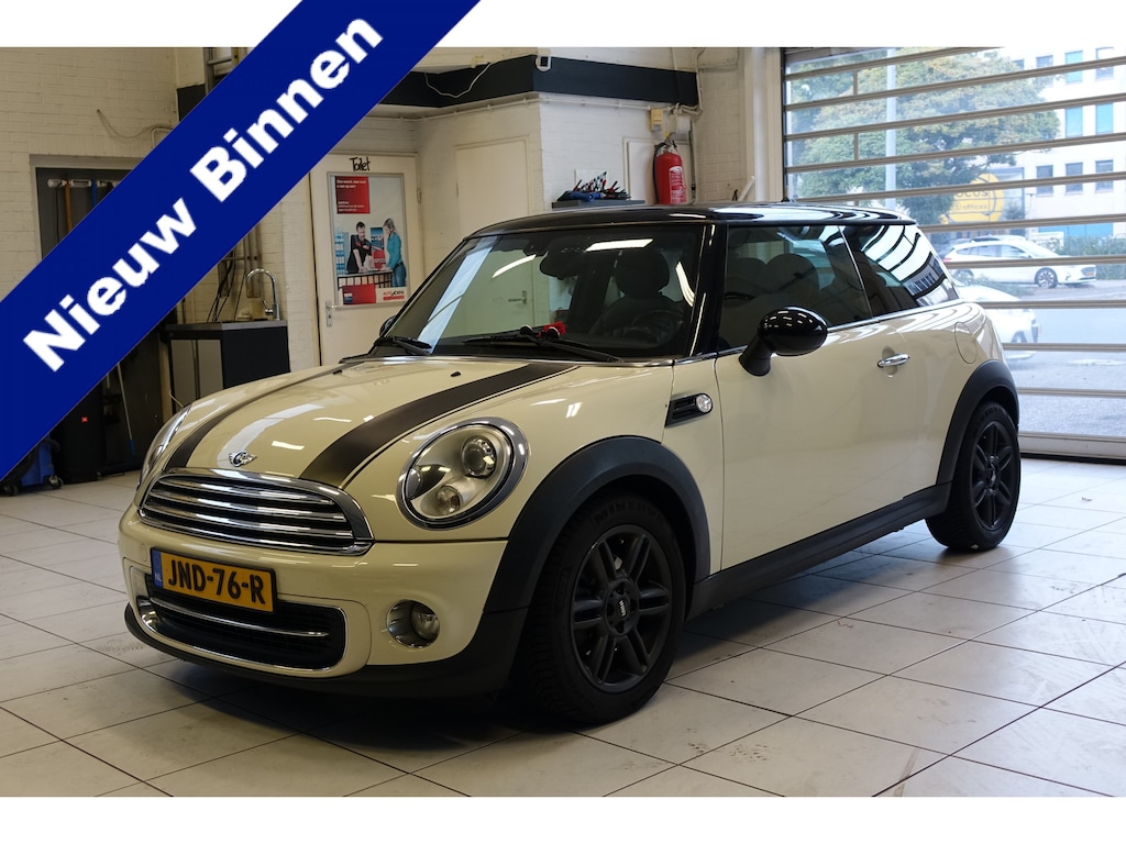 MINI Cooper 3-Deurs 1.6 Mayfair, wit/zwart, panoramadak, navigatie, zeer nette auto