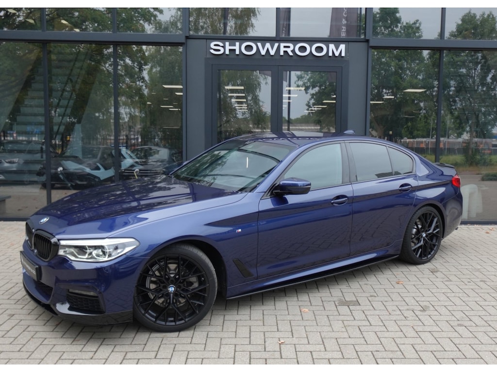 BMW 5-Serie 520i Edition M-PAKKET MEMORY HUD LEER