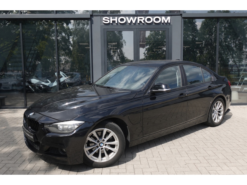 BMW 3-Serie 330e Essential NAVI LED CAMERA