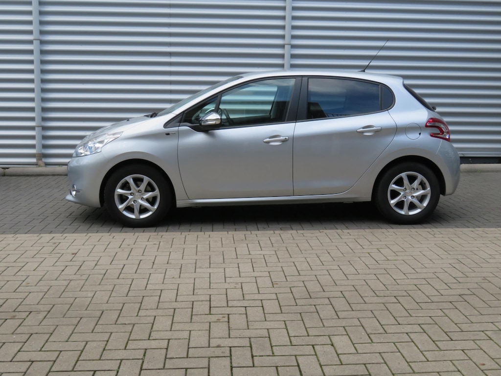 Peugeot 208 1.2 VTi 82 Style 5-drs Airco/LMV/Trekhaak