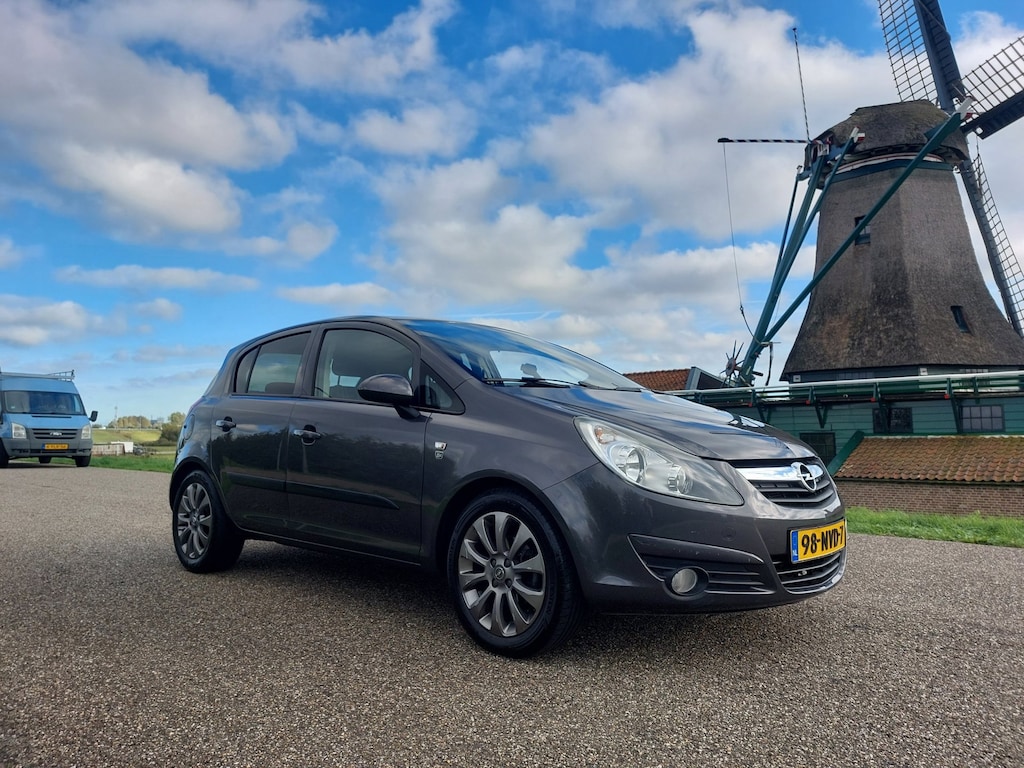 Opel Corsa 1.4-16V '111' Edition. AIRCO, 5-DEURS, CRUISE CONTROLE!