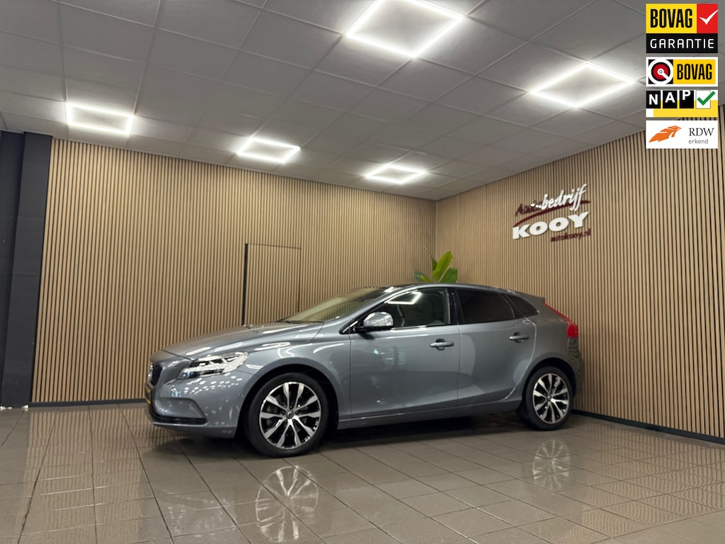 Volvo V40 1.5 T3 Dynamic Edition * Automaat / Panoramadak / Camera / Navigatie / NL Auto *