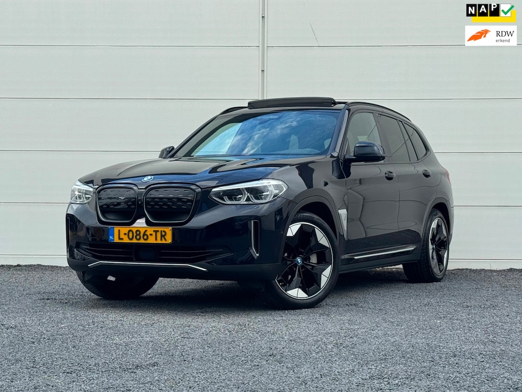 BMW iX3 High Exe 80 kWh Org NL Pano Head up HK 360 Cam Mem seats Apple Dodehoek detectie Lane assist Sfeerverlichting Trekhaak