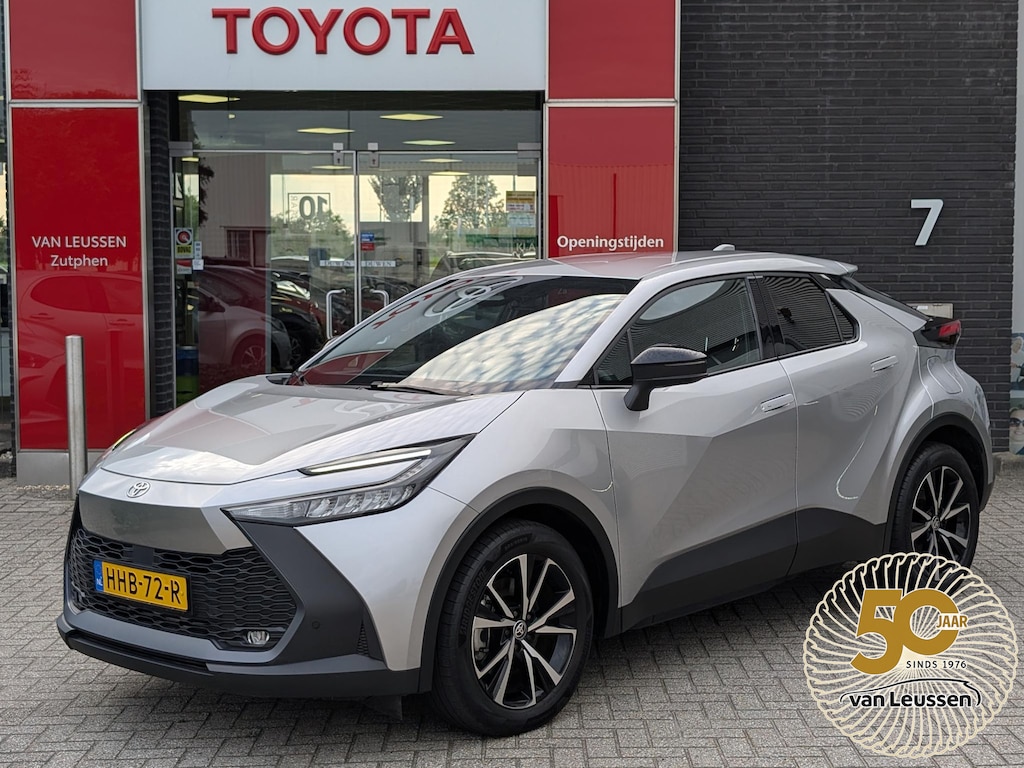 Toyota C-HR / C-HR+ 2.0 Plug-in Hybrid 220 Dynamic STUUR- & STOELVERWARMING PARKEERSENSOREN V+A DODEHOEKDETECTIE