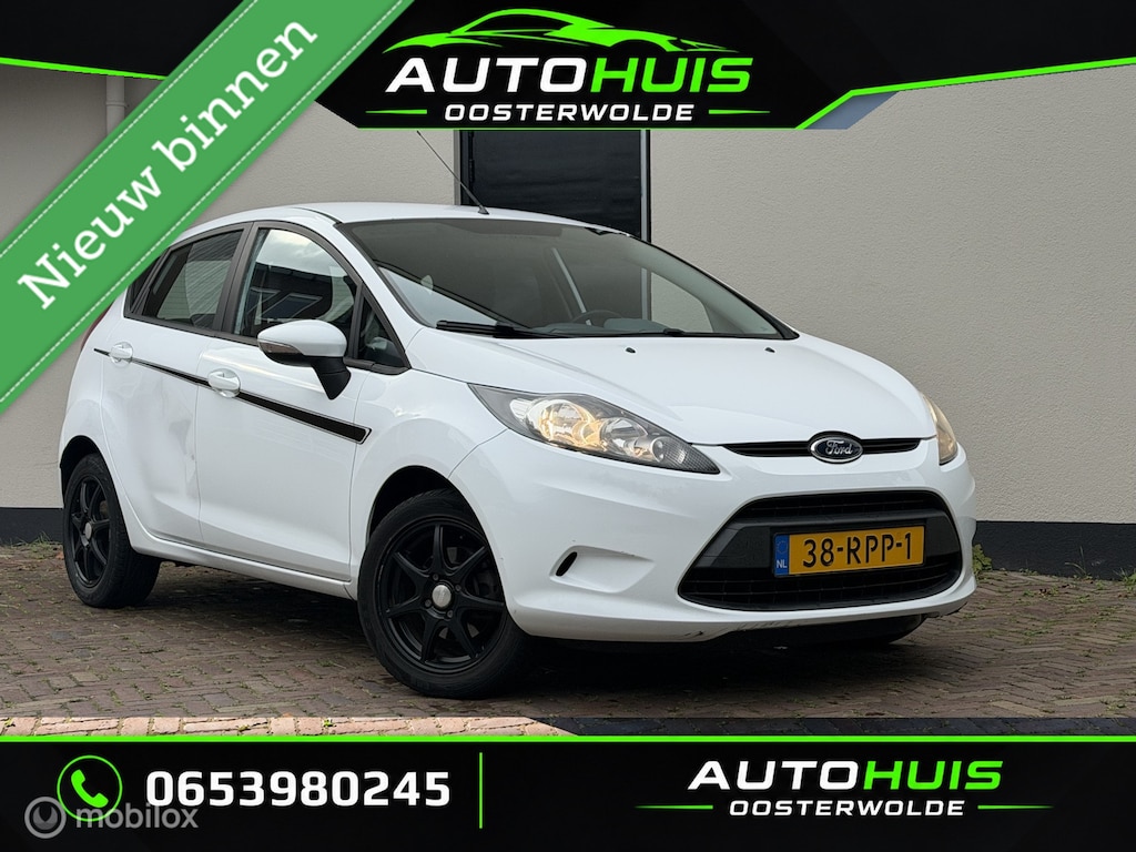 Ford Fiesta 1.25 Titanium 5 deurs met zeker 5 deukjes !