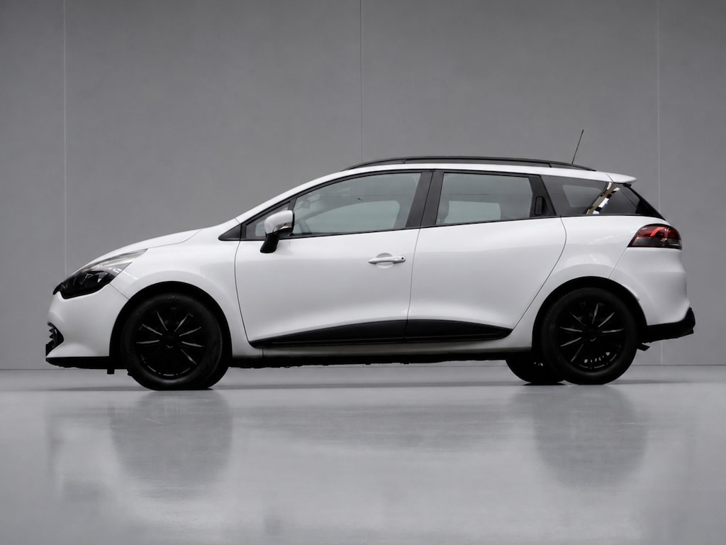 Renault Clio Estate 1.2-16V Authentique Sport (NAVI,LED,CRUISE,CLIMATE,SPORTSTOELEN,TREKHAAK,SPORT PAKKET,PDC,NETTESTAAT)
