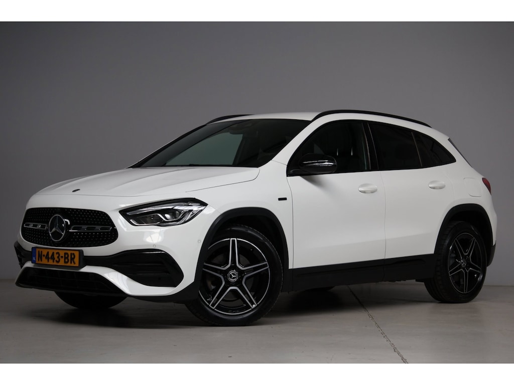 Mercedes-Benz GLA 250 e AMG Night Pakket