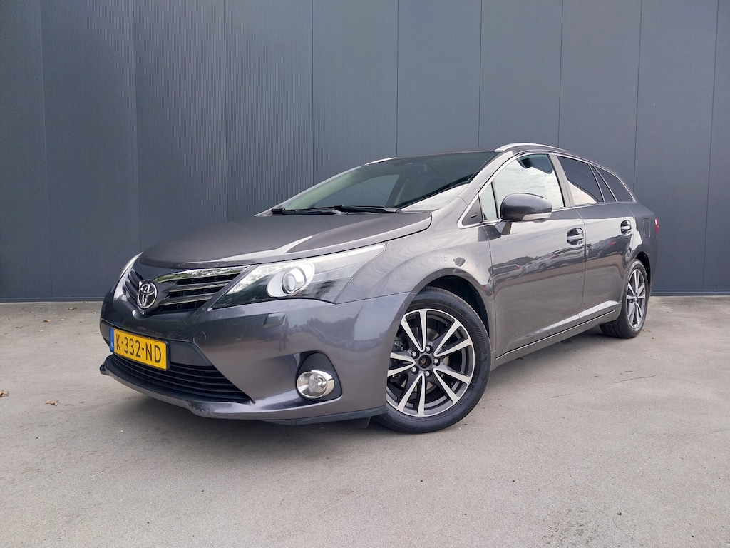 Toyota Avensis Wagon 1.8 VVTi Dynamic XENON LED HALF LEER NAVI CRUISE ECC TREKHAAK