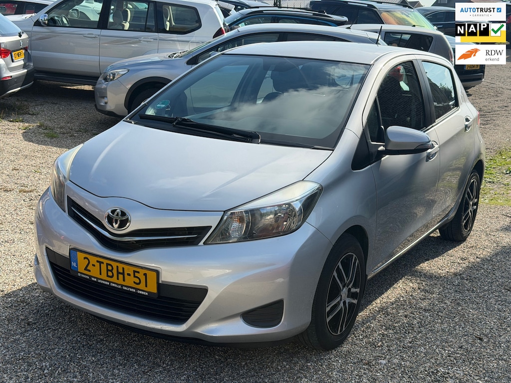 Toyota Yaris 1.3 VVT-i Aspiration Airco Cruise Trekhaak Camera Dealer Onderhouden LMV