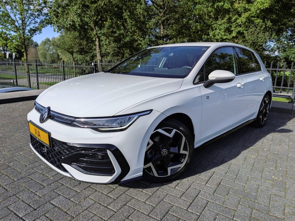 Volkswagen Golf 1.5 eTSI 150PK R-Line | Half leder | ACC | Camera | AppConnect | Stoelverw. | LED | Climate Control