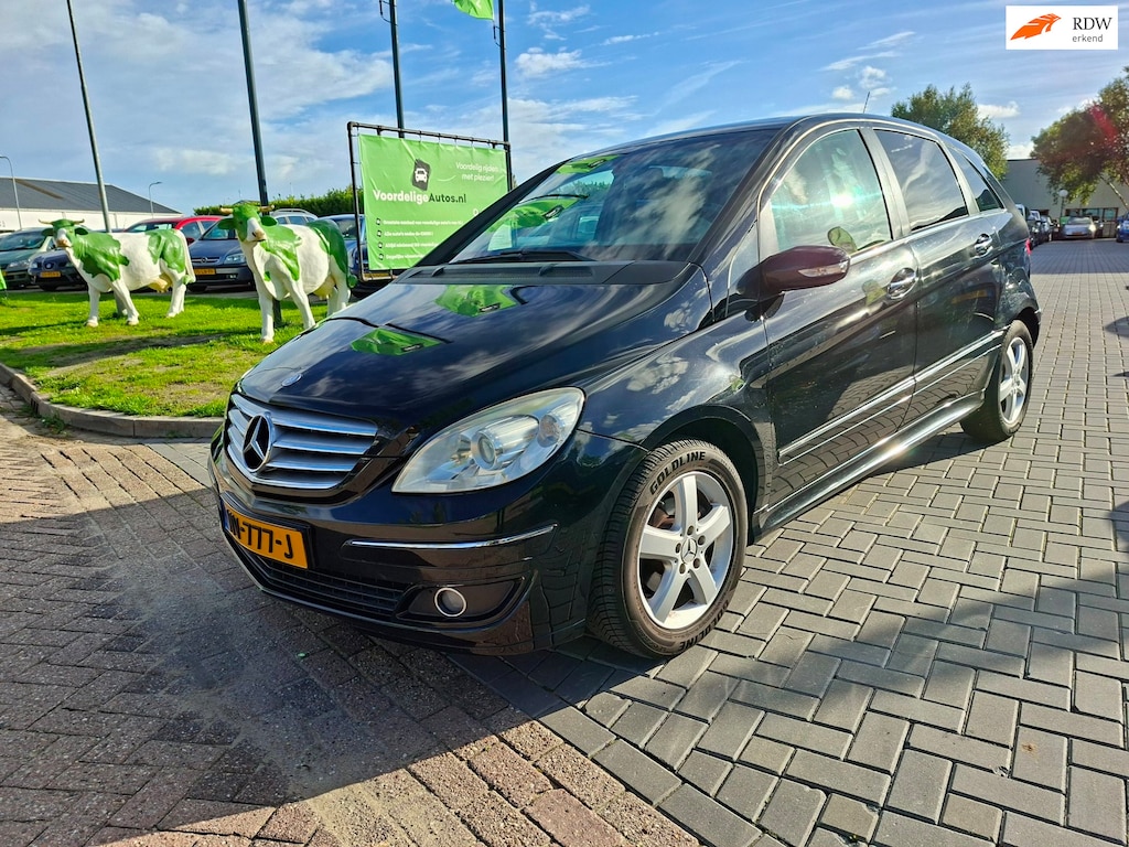Mercedes-Benz B-klasse 150 / Hoge instap / APK september 2027