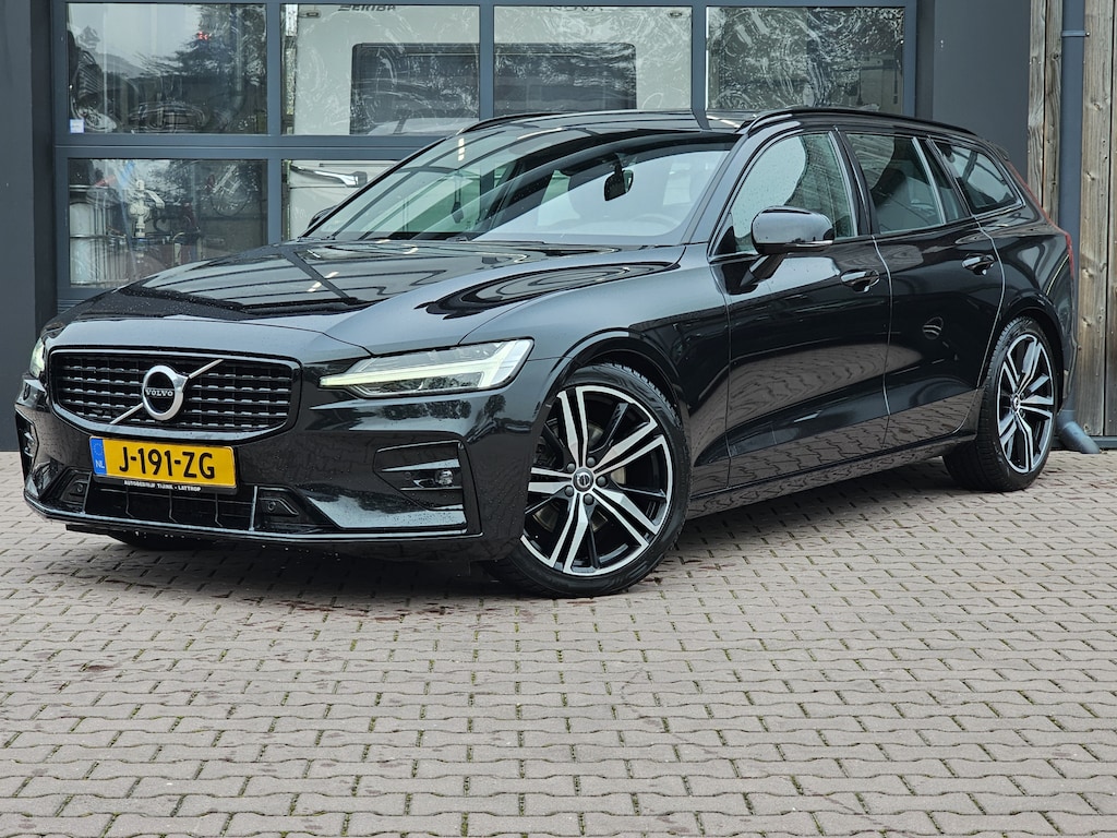 Volvo V60 2.0 B3 R-Design | LED | Trekhaak | Elek. bestuurdersstoel | Elek. achterklep | Leder | Keyless | ACC | Stoelverwarming |