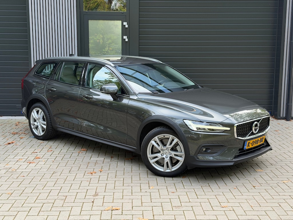 Volvo V60 Cross Country 2.0 B5 AWD Pro