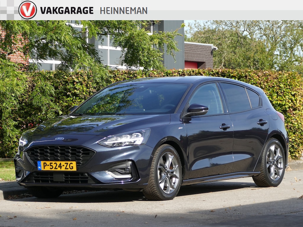 Ford Focus 125pk Titanium ST Line | winterpakket | LED koplampen | all-season-banden | Apple Carplay / Android auto