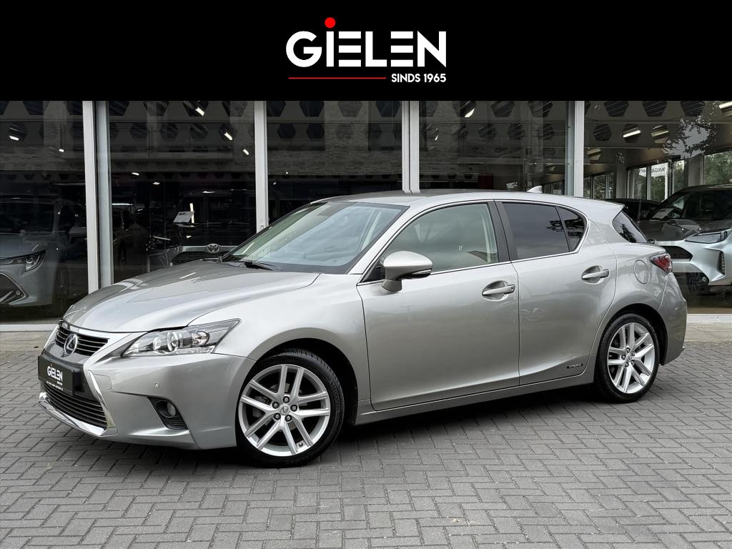 Lexus CT 200h Executive | Leer, Trekhaak, 17 inch, Navigatie, Parkeersensoren, Camera, Licht + Regensensor