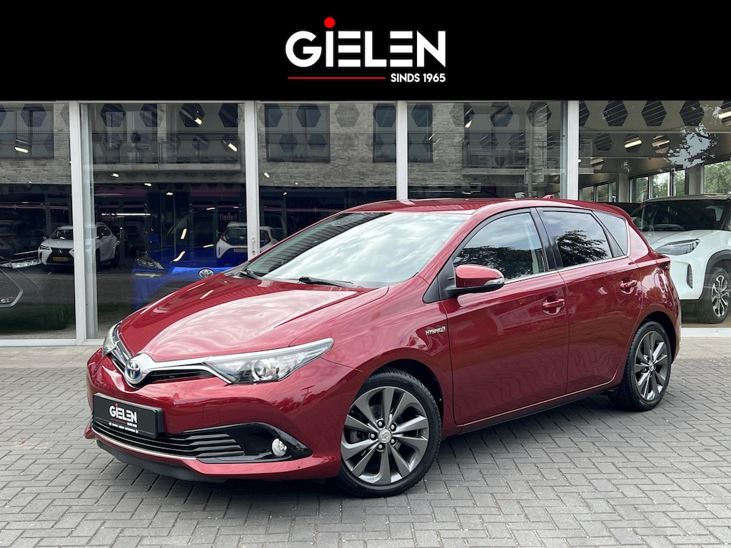 Toyota Auris 1.8 Hybrid Dynamic Plus | Trekhaak, 17 inch Lichtmetalen velgen, Keyless, Navigatie, Safety Sense