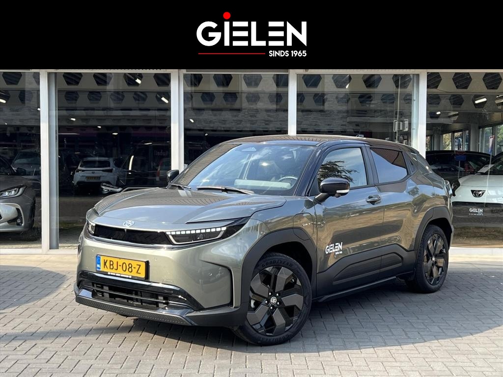 Toyota Urban Cruiser 61,1 kWh 174pk Executive | JBL, Stoel- Stuurverwarming, 360 graden camera