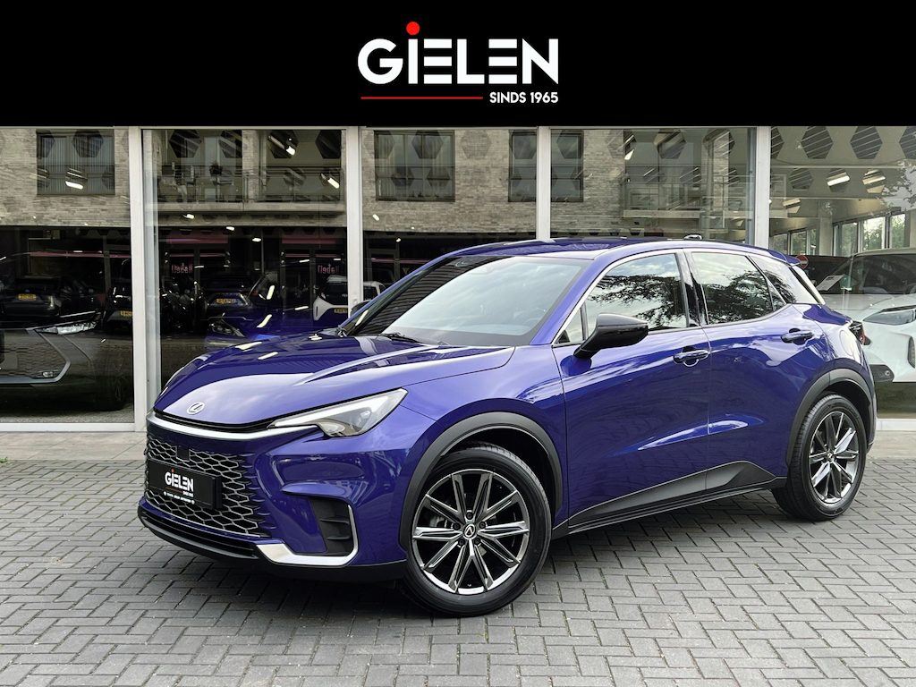 Lexus LBX 1.5 Hybrid Elegant | Stoel + Stuurverwarming, Leer, Dodehoekherkenning, Parkeersensoren, 18 inch