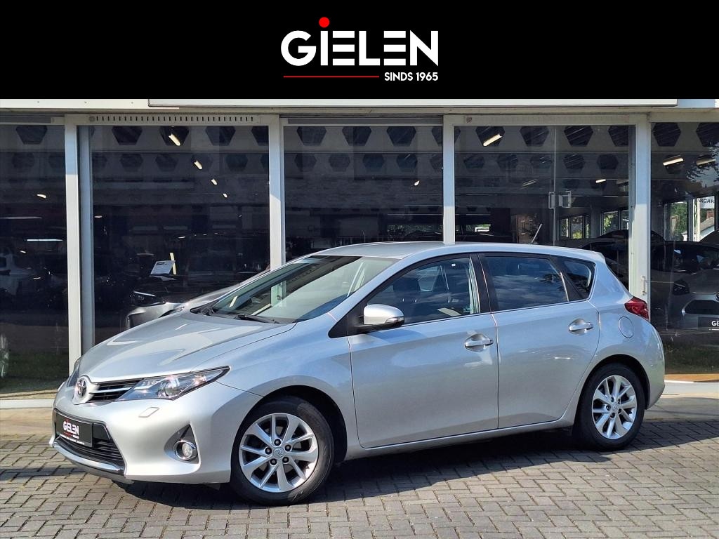 Toyota Auris 1.6 VVT-i 132pk Aspiration | Trekhaak, Stoelverwarming, Parkeercamera, Bluetooth, Stuurbediening, Climate control