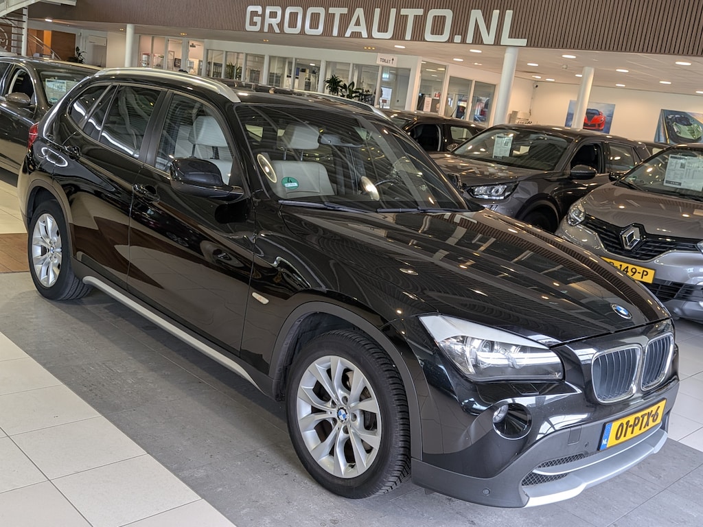 BMW X1 sDrive18i Automaat Panoramadak, Airco, Trekhaak, Stuurbekrachtiging