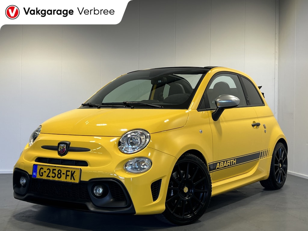 Fiat 500 1.4 T-Jet Abarth Competizione | Navigatie | LM Velgen 17" | PDC Achter | Elektrisch te openen dak | 180 PK | Lederen bekleding | Airco |