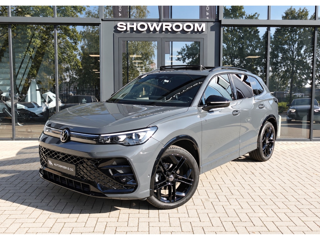 Volkswagen Tiguan 1.5 eTSI R-Line Edition PANO KEYLESS 360