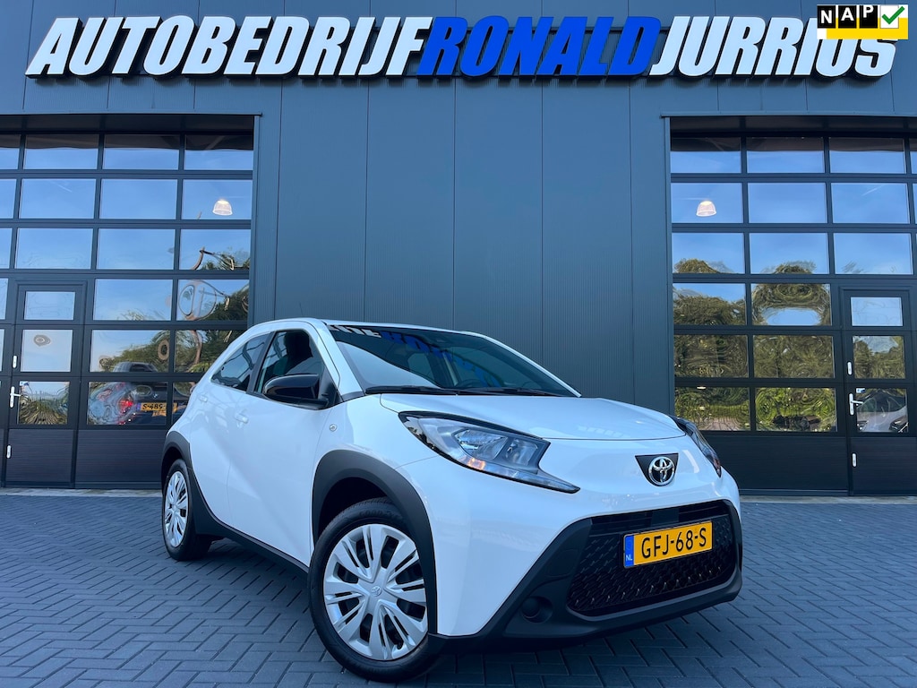 Toyota Aygo X 1.0 VVT-i MT Play NL.Auto/Carplay/Camera/Led/Airco/Navigatie/1Ste Eigenaar/Dealer Onderhouden