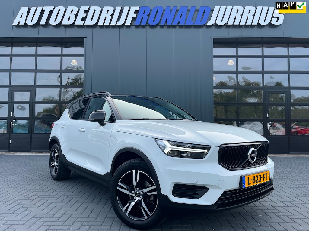 Volvo XC40 1.5 T2 Momentum NL.Auto/Two-Tone/Trekhaak/Camera/Stoelverw./Carplay/1Ste Eigenaar/Dealer Onderhouden