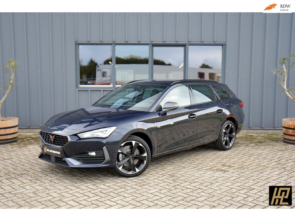 CUPRA Leon Sportstourer 1.4 e-Hybrid Business * SoH 92% * Camera * 18" * ACC * ECC * Stuurverwarming * Sportkuipen * Top conditie