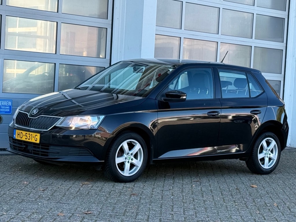 Skoda Fabia 1.0 Edition 5-Drs Airco Navi Bluetooth Cruise Trekhaak DB-riem vv!