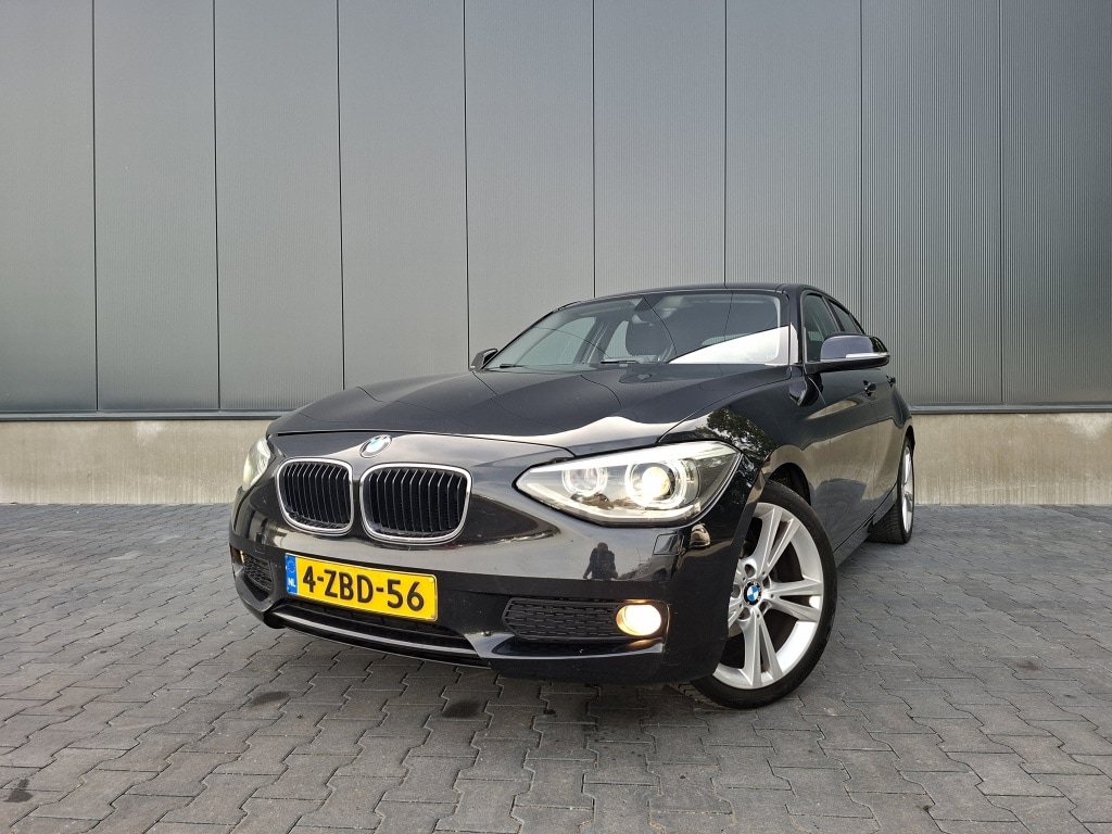 BMW 1-Serie 116i Executive | Trekhaak | Bluetooth | NAP | All seasonbanden | Cruise control | ISO fix |