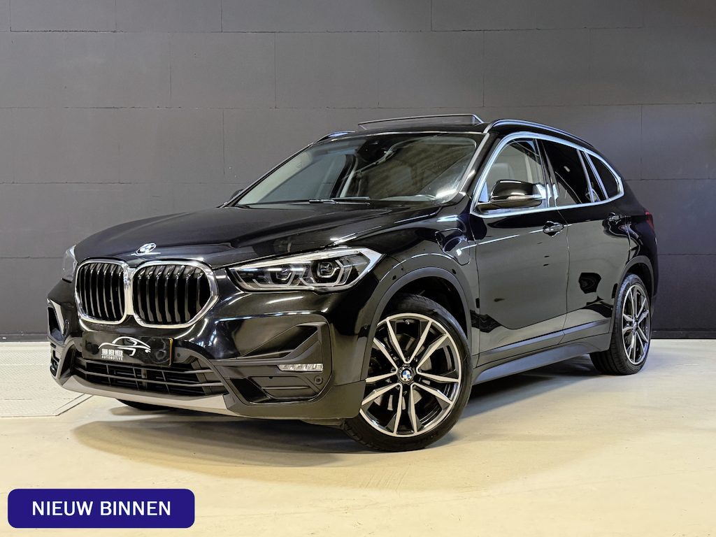 BMW X1 xDrive25e Executive | Pano | Head-up | Leder | M-stuur + velgen | Camera | Full LED | Dealer onderhouden