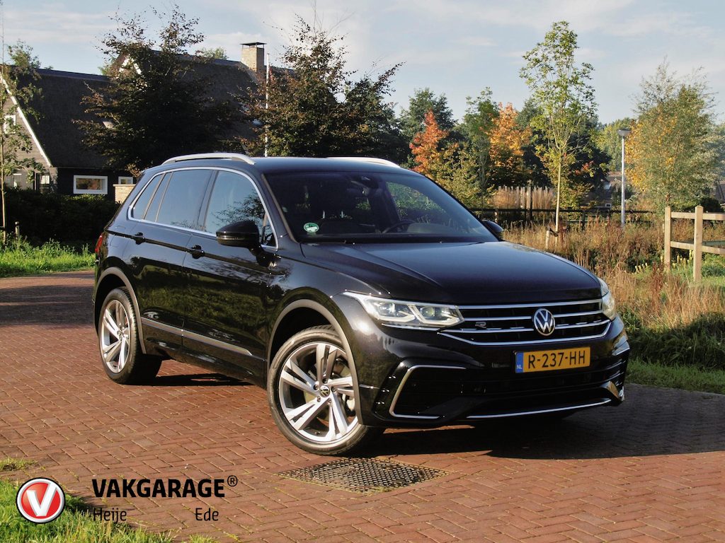 Volkswagen Tiguan 1.4 TSI eHybrid R-Line Business+ | Trekhaak | Apple Carplay | Sfeerverlichting | ACC | Virtual Cockpit | NL-Auto |