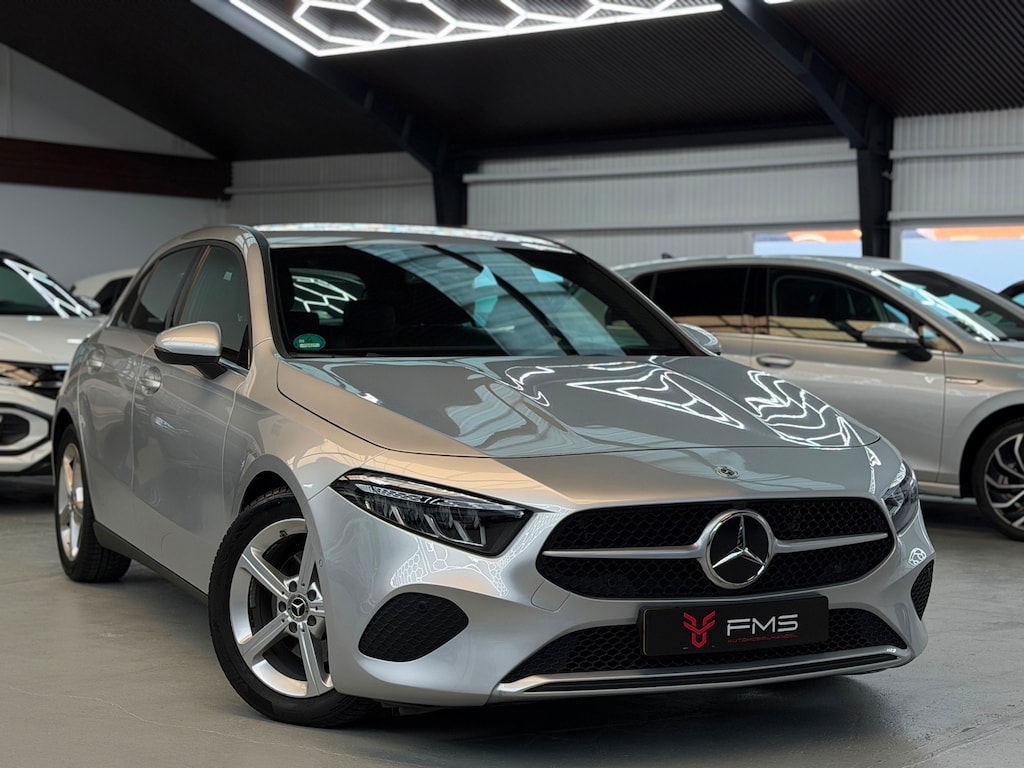 Mercedes-Benz A-klasse 200 Luxury Line Facelift CarPlay Camera