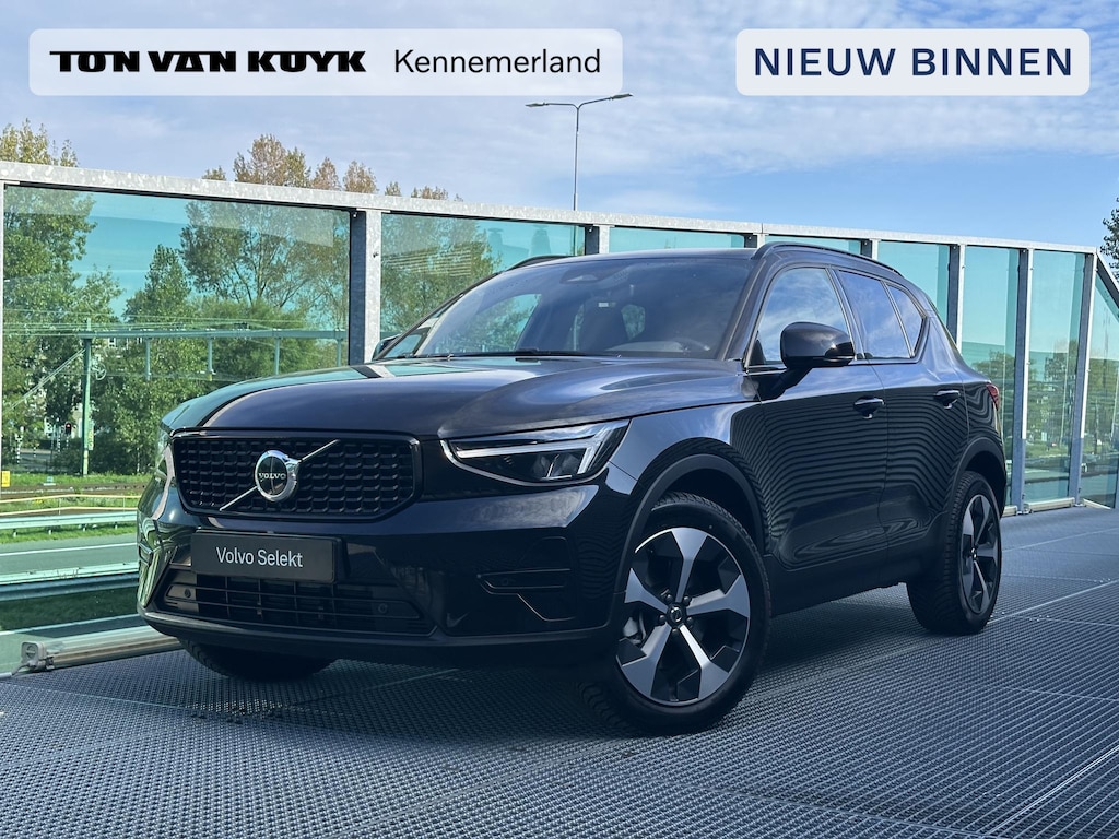 Volvo XC40 2.0 B4 Plus Dark Mild hybrid, Automaat, Trekhaak semi elektrisch, Stoelverwarming, Stuurverwarming, Parkeercamera. 19 inch wielen met all-season banden