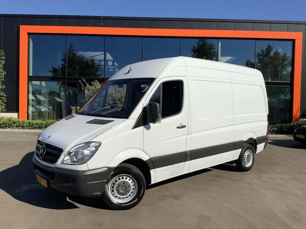 Mercedes-Benz Sprinter 211 2.2 CDI 366 L2H2 Automaat 3 Zit Trekhaak & Opstap 2000 kg Euro 4