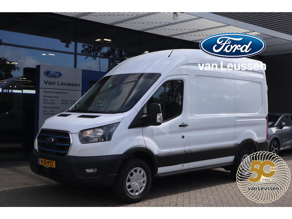Ford E-Transit 350 L2H3 TREND 68KWH 3-PERS STOELVERW. P-SENSOREN ALL-SEASON 4-JAAR/100.000KM FABR.GARANTIE