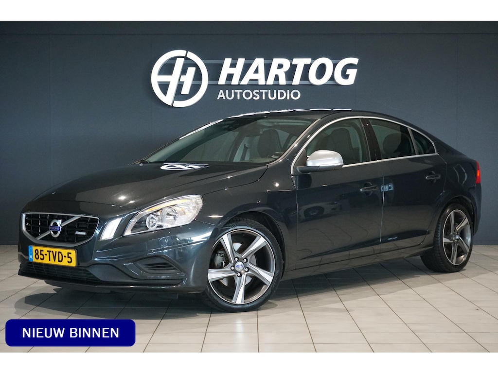 Volvo S60 1.6 T3 R-Design *tweede eigenaar* + SPORTSTOELEN / NAVI / PARKEERSENSOREN