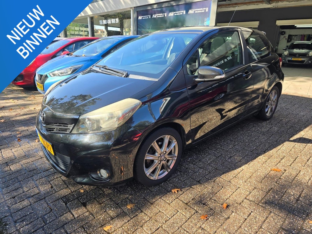 Toyota Yaris 1.3 VVT-i Dynamic | AUTOMAAT | 3/6 OF 12MND GARANTIE | 72.721 KM | PANO | CAMERA | NAVI | LMV |