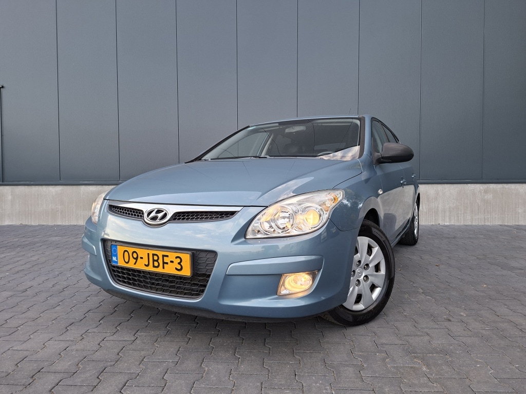 Hyundai i30 1.6i Dynamic | Trekhaak | NAP | Keurige auto | ISO fix | Airco | All seasonbanden
