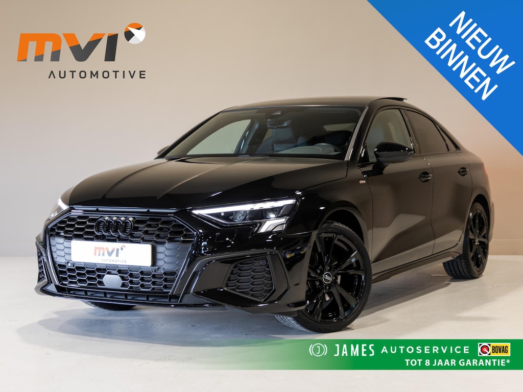 Audi A3 Limousine 35 TFSI S-Line edition / 150pk / NAP / Panorama dak / Achteruitrij camera /