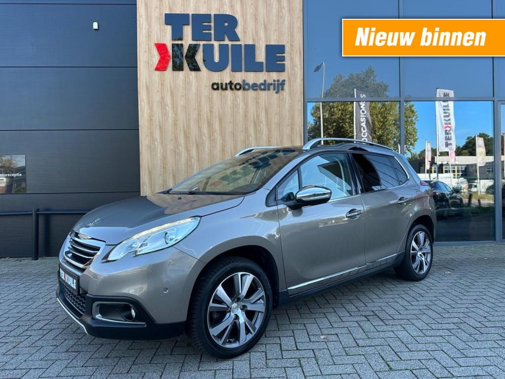 Peugeot 2008 1.2 PureTech Allure Pano / Trekhaak / Navi / Climate
