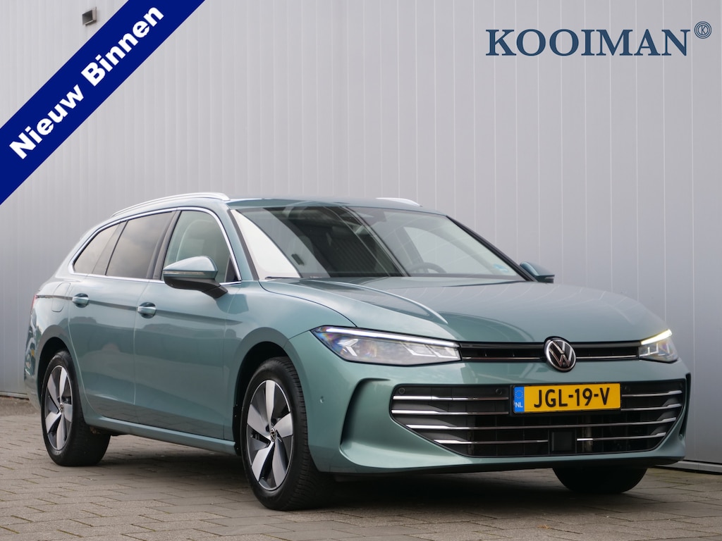 Volkswagen Passat Variant 1.5 eTSI Edition 150 Pk Automaat Navigatie / DAB / Apple Carplay / 360 camera / Trekhaak / Parkeerassistent