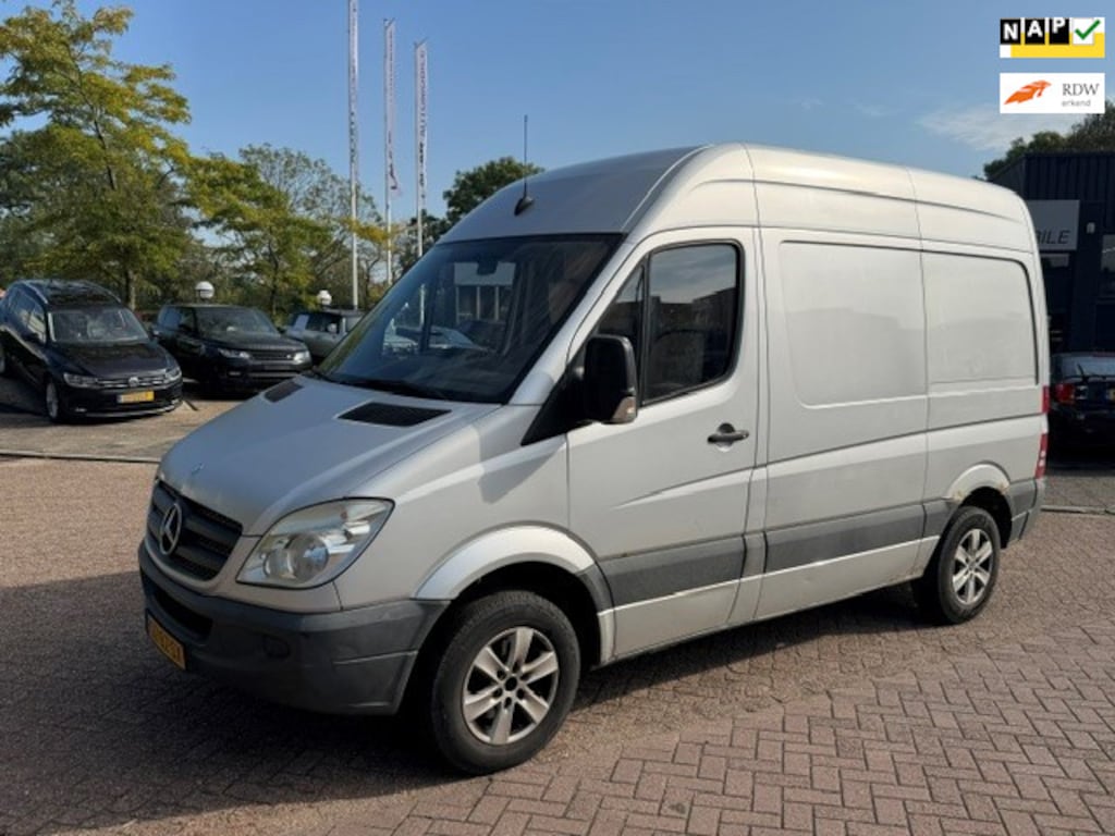 Mercedes-Benz Sprinter 215 2.2 CDI 325 HD automaat / bj.2006 / NAP met 256758 km./ APK 10/2027 / trekhaak / simpele camperuitvoer.