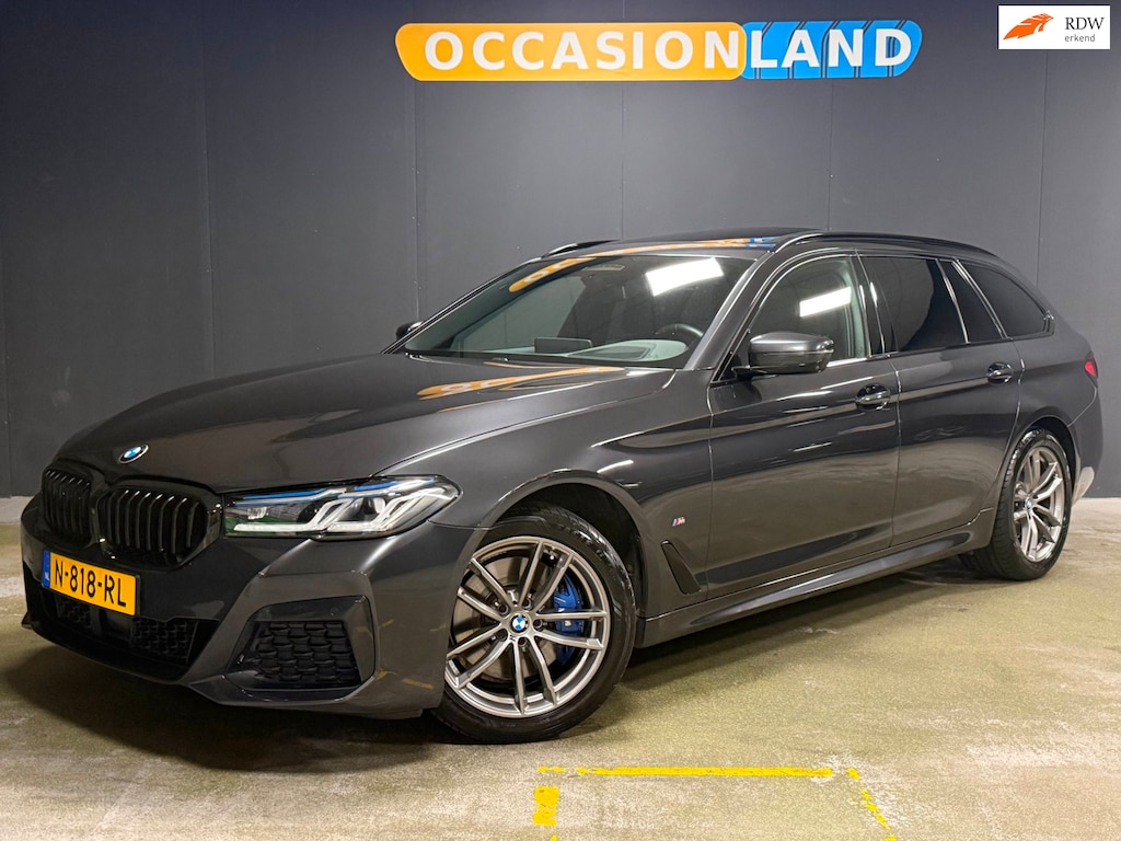 BMW 5-Serie Touring 530i High Executive M-Sport|PANO|LASER|KEYLESS|TREKHAAK|MEMORY|HUD|360CAM|SFEER|DODEHOEK|ACC|CARPLAY|18INCH|