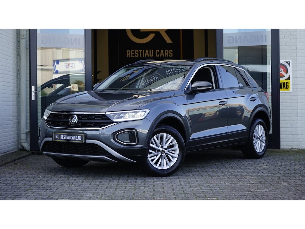 Volkswagen T-Roc 1.5 TSI Life AUTOMAAT|ACC|BEATS|CAMERA|CARPLAY|DAB|KEYLESS|STOEL STUURVERWARMING