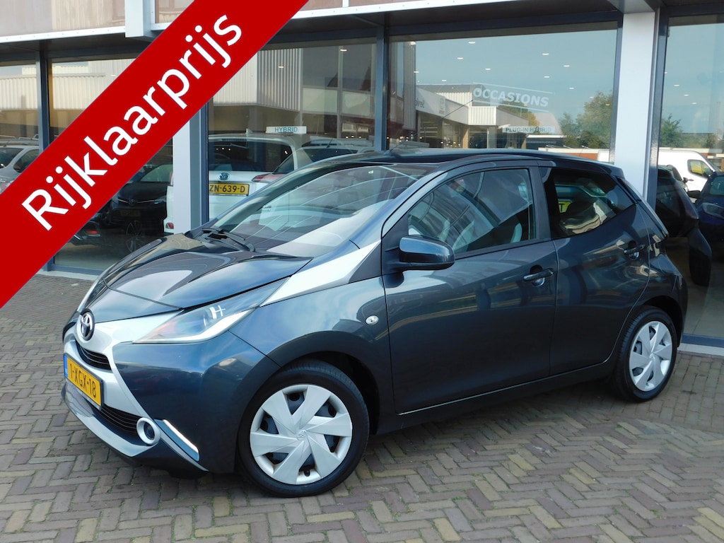 Toyota Aygo 1.0 VVT-i x-play | NAVI