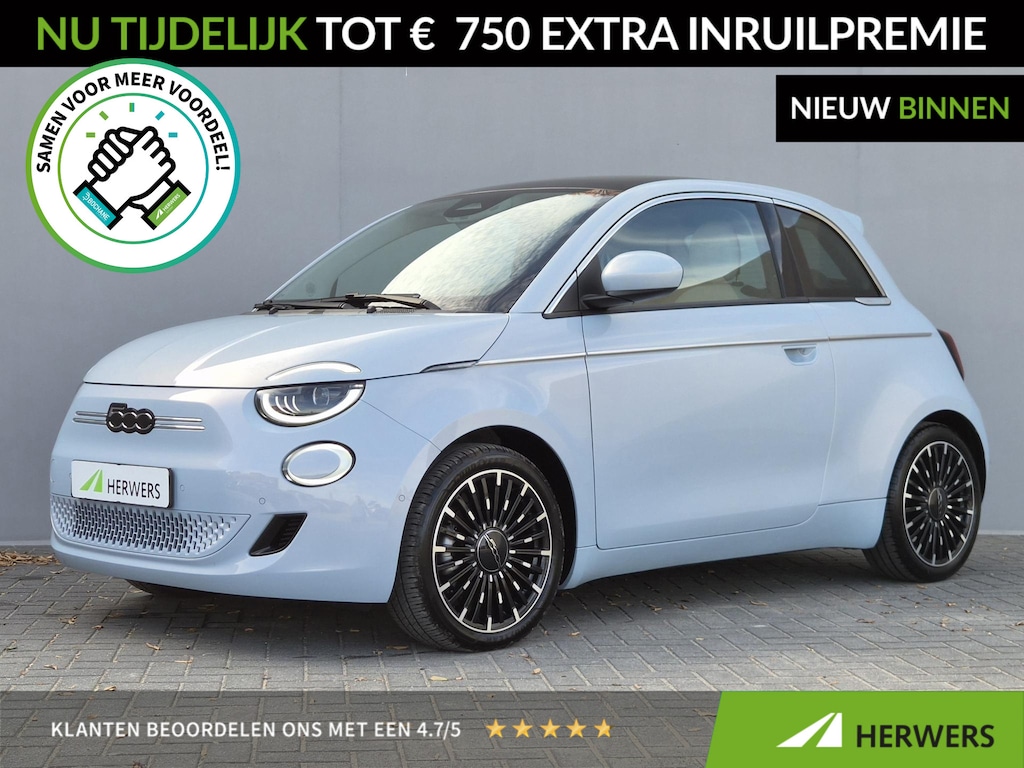 Fiat 500e La Prima by Bocelli 42 kWh / SOH 97% / Panoramadak / Winter & Style pakket / Leder / CCS snelladen / Achteruitrijcamera / JBL Audio Systeem / Stoelverwarming / Adaptief cruise control / Keyless Entry/Start /